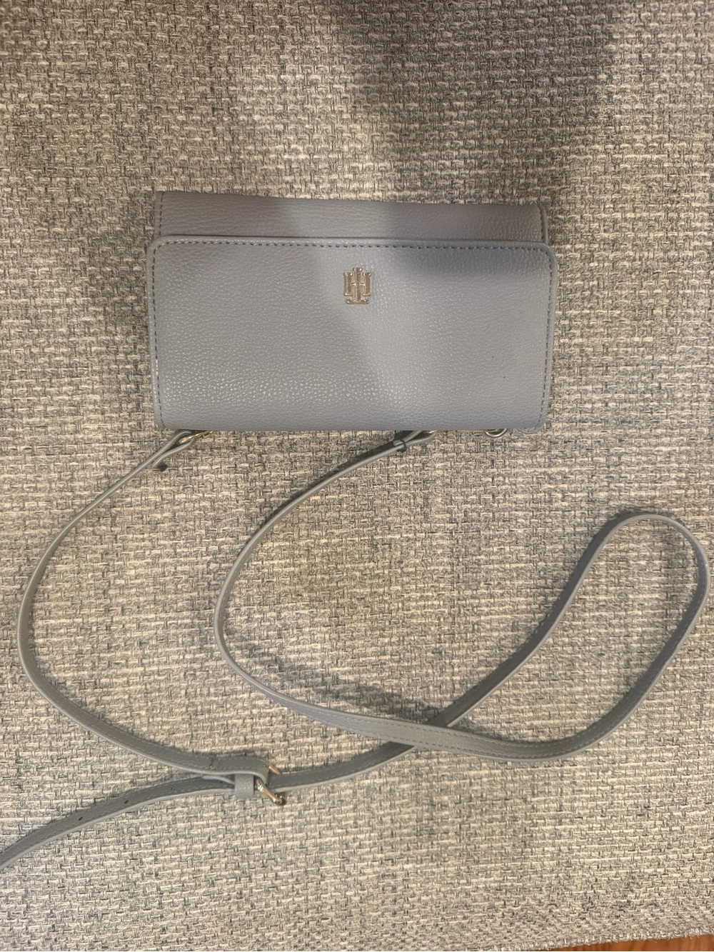 Tommy Hilfiger Light Gray Pebbled Leather Crossbody Wallet